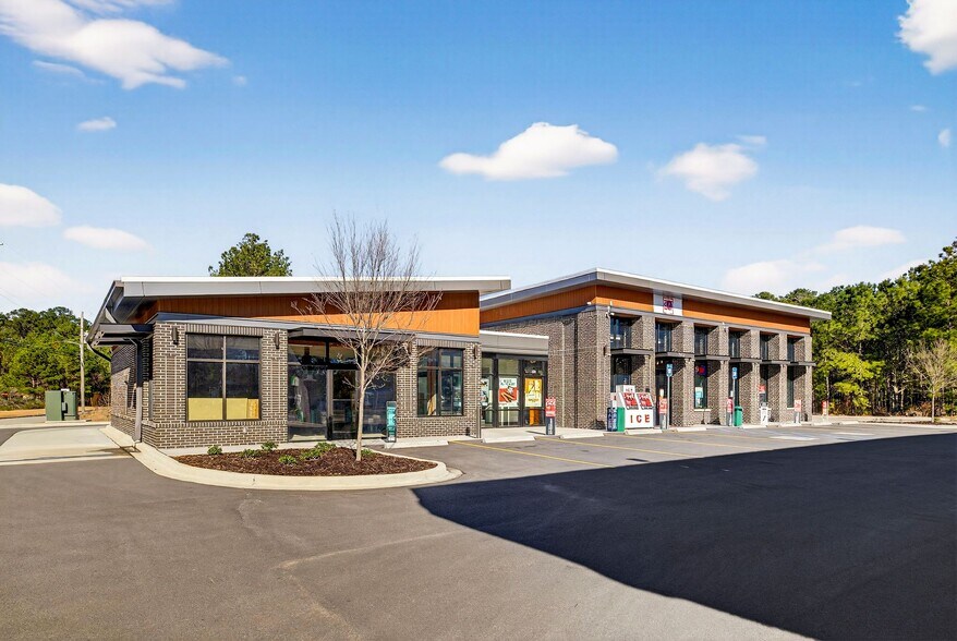 More Photos Of 5652 Ogeechee Rd, Savannah General Retail For Lease