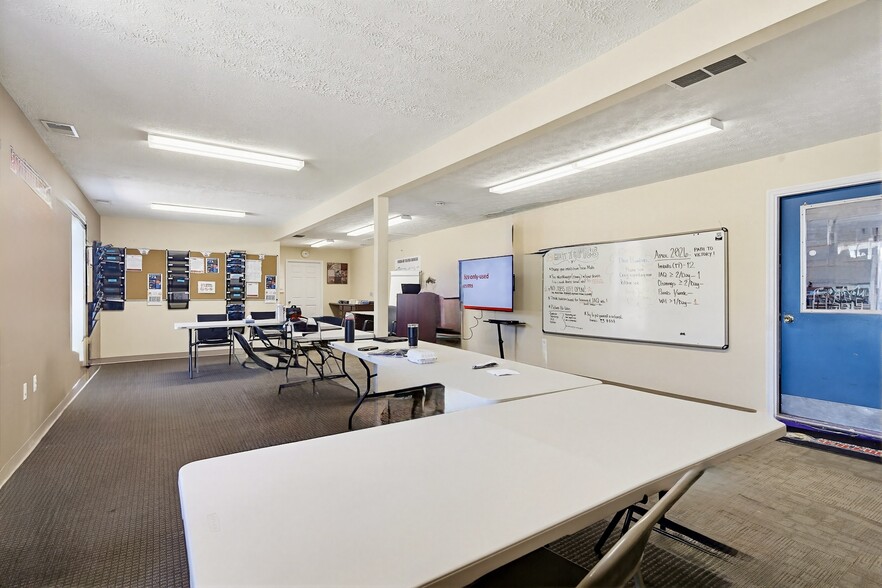 More Photos Of 1584 Deer Park Rd, Finksburg Warehouse For Lease