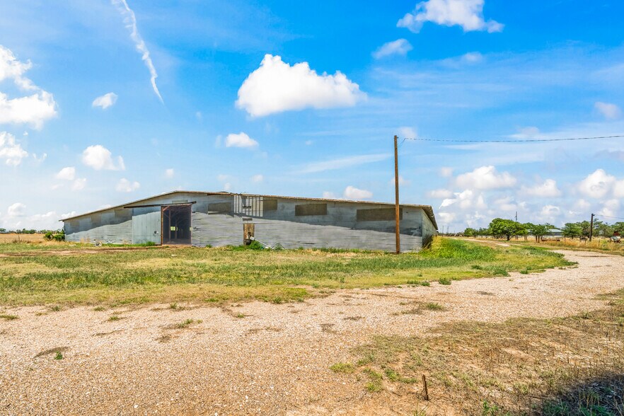 More Photos Of 901 Underwood Street, Littlefield Warehouse For Sale