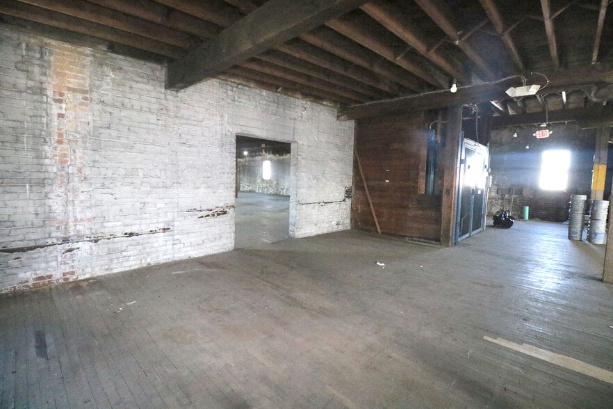 More Photos Of 312 N 7th St, Steubenville Warehouse For Sale