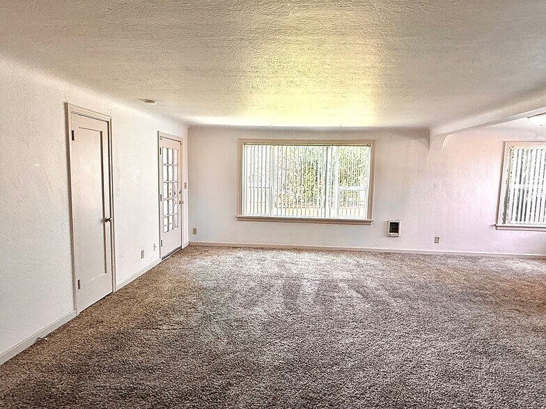 More Photos Of 2301 Willamette St, Eugene Apartments For Sale