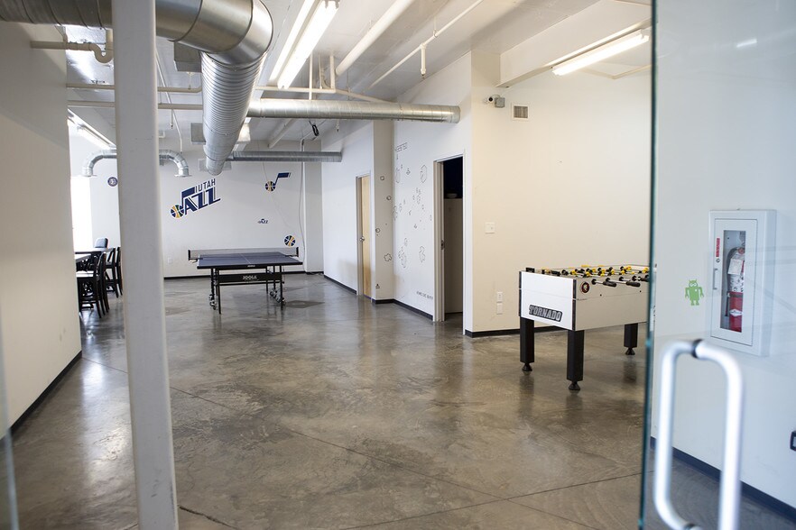 More Photos Of 11339 S 700 E, Sandy Office For Sale