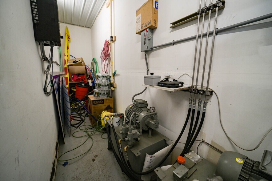 More Photos Of 1700 Oriskany W st, Utica Carwash For Sale