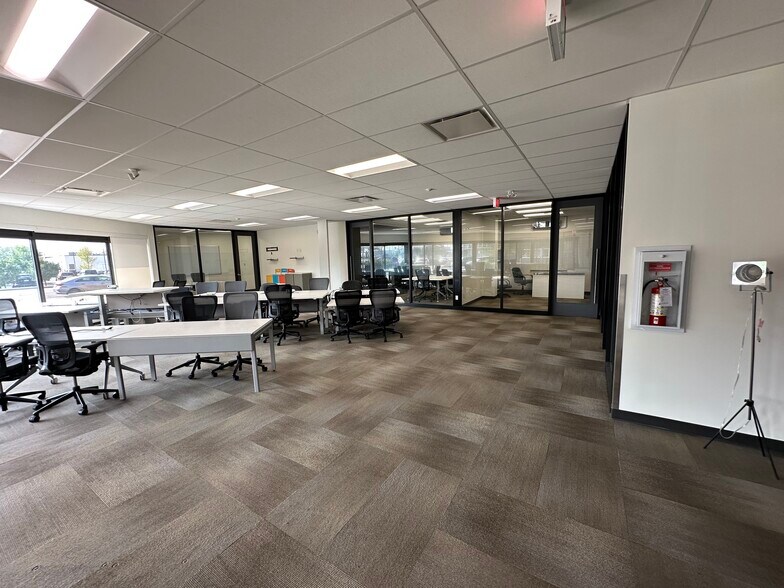 More Photos Of 6005 Gateway Blvd, Edmonton Office For Lease