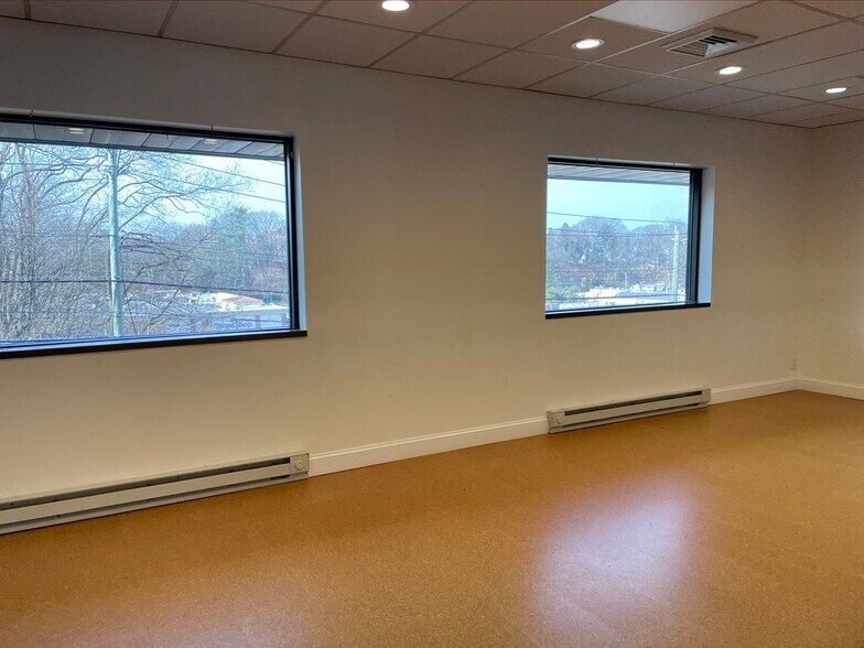 More Photos Of 325 S Highland Ave, Briarcliff Manor Village Medical For Lease