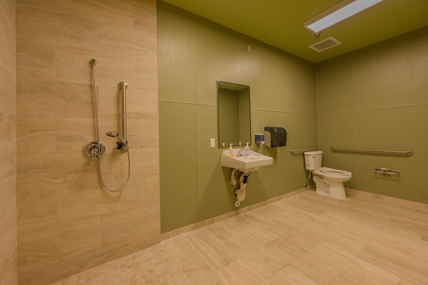 More Photos Of 42389 Winchester Rd, Temecula Warehouse For Sale