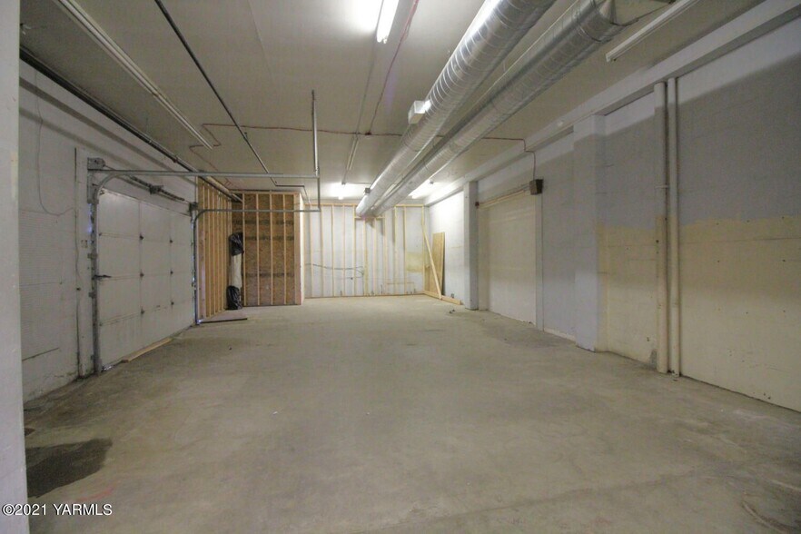 More Photos Of 1710 Gregory Avenue Ext, Sunnyside General Retail For Sale