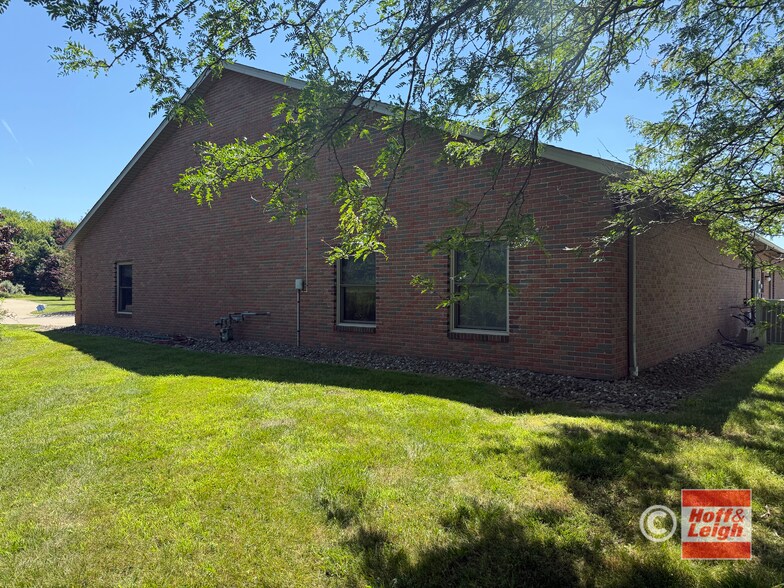 More Photos Of 1680 Industrial Pky, Brunswick Office For Sale