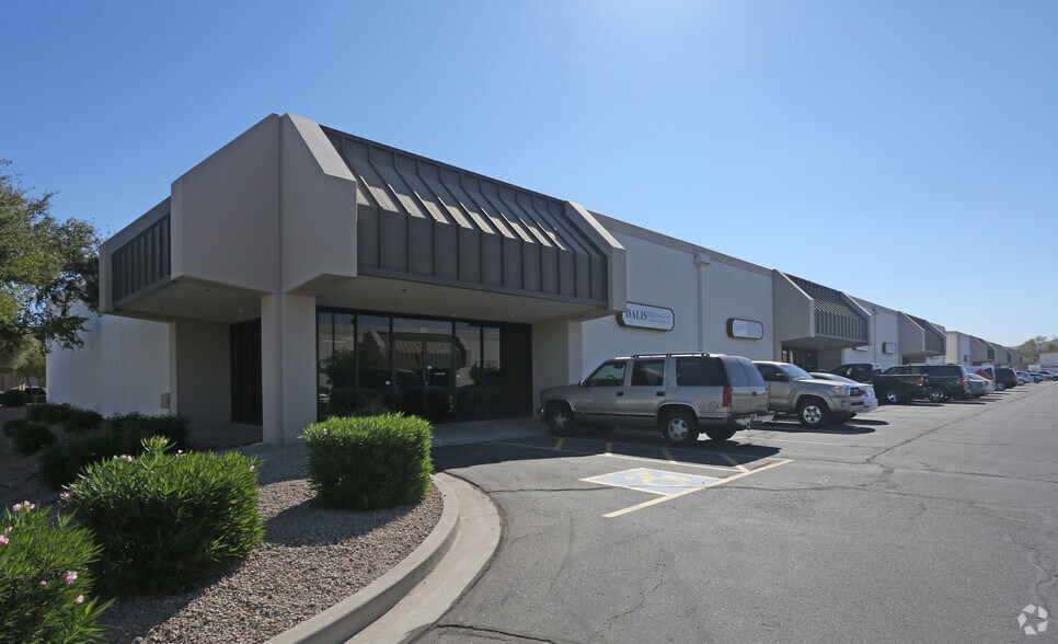 More Photos Of 3801 E Roeser Rd, Phoenix Warehouse For Lease