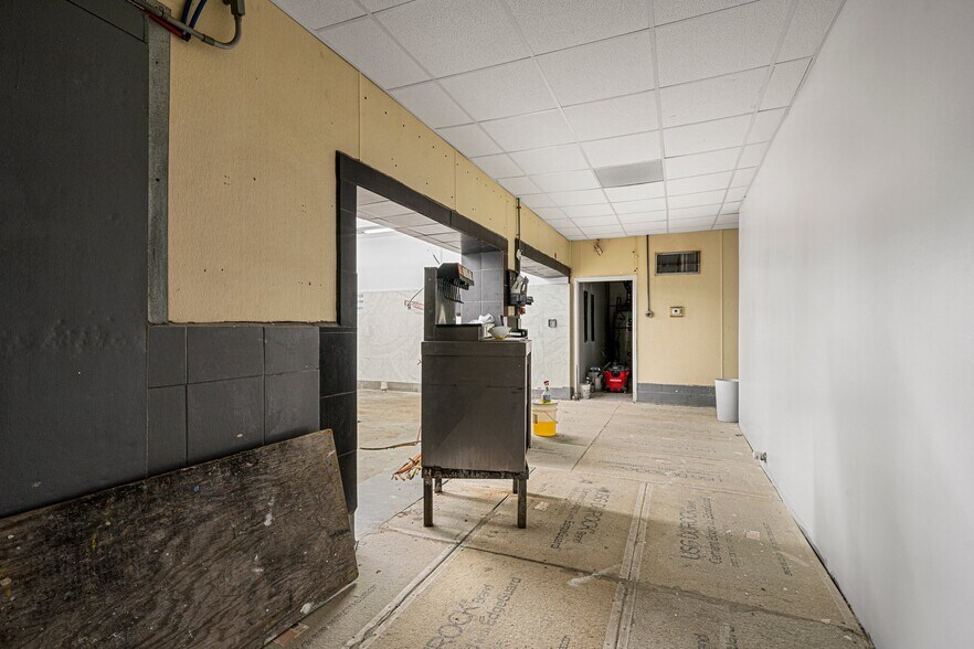 More Photos Of 754 W Cherry St, Glasgow Restaurant For Sale