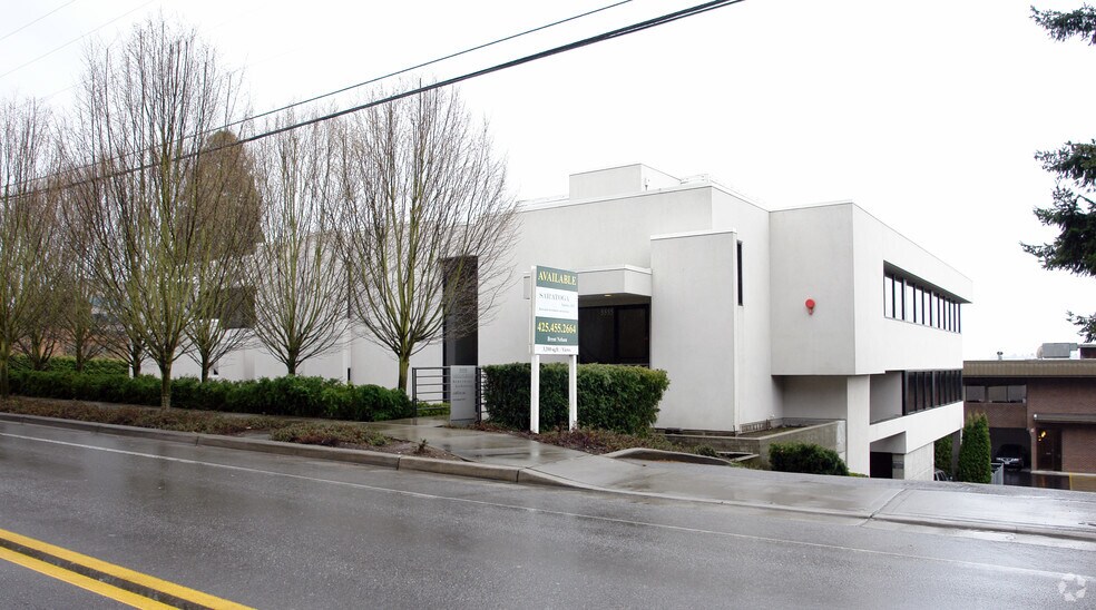 More Photos Of 5555 Lakeview Dr, Kirkland Office For Lease