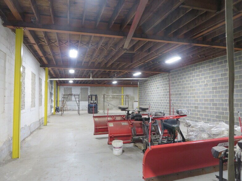 More Photos Of 13-23 Steiner Pl, North Plainfield Warehouse For Lease