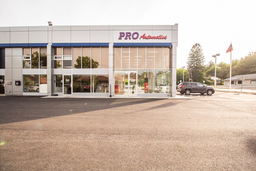 More Photos Of 191 W Main St, Dudley Auto Dealership For Lease