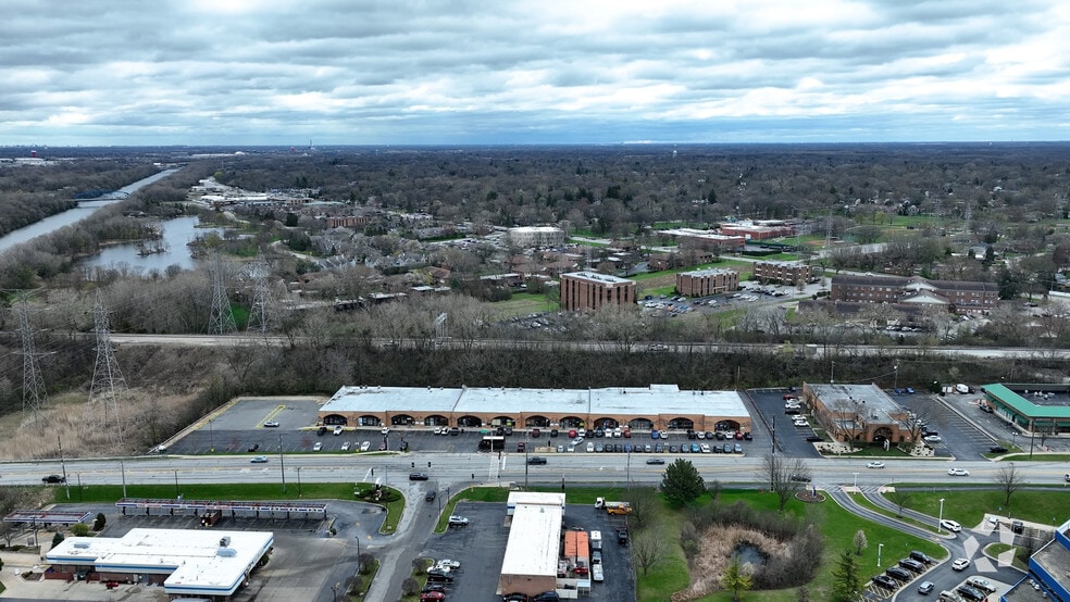 Primary Photo Of 11721-11761 Southwest Hwy, Palos Heights General Retail For Lease