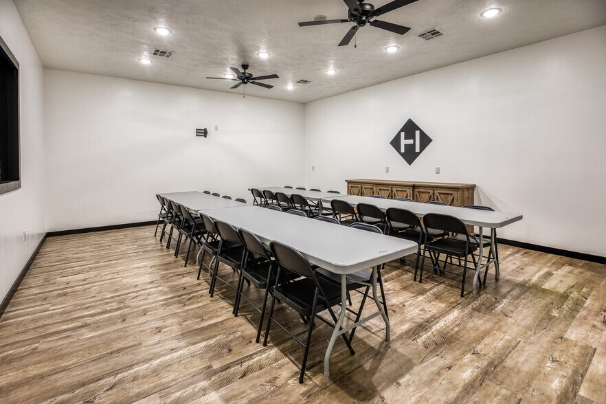 More Photos Of 2762 State Highway 21 E, Caldwell Warehouse For Lease