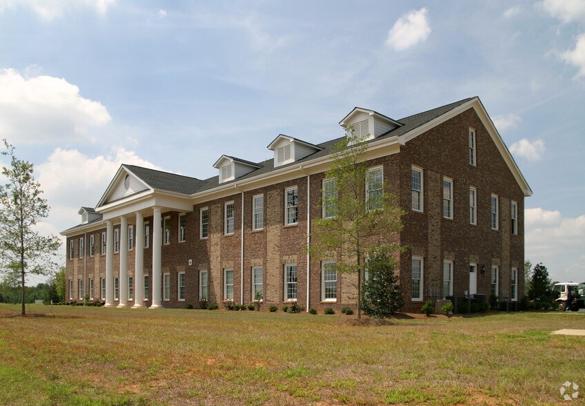 More Photos Of 116 Morlake Dr, Mooresville Office Residential For Lease