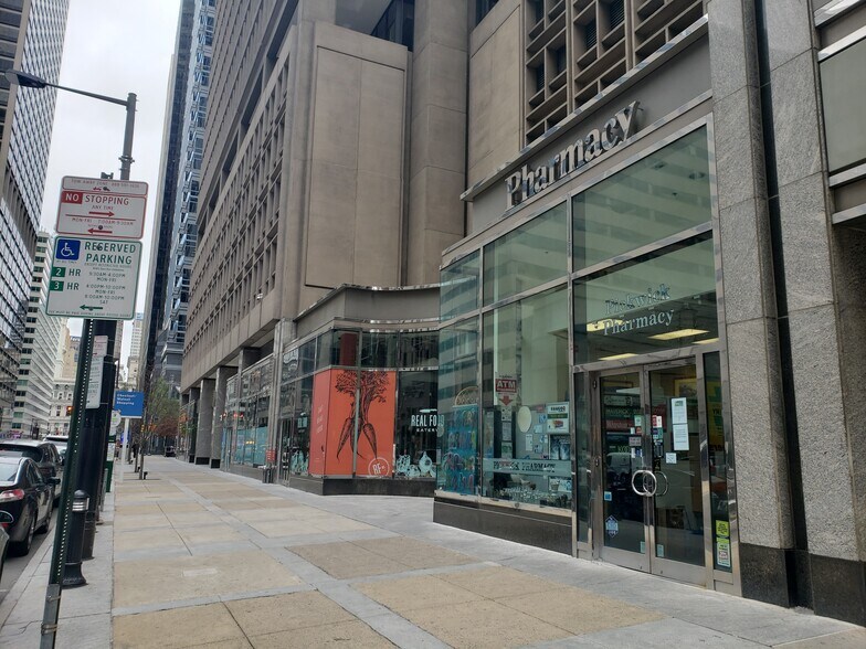 More Photos Of 1700 Market St, Philadelphia Office For Sale