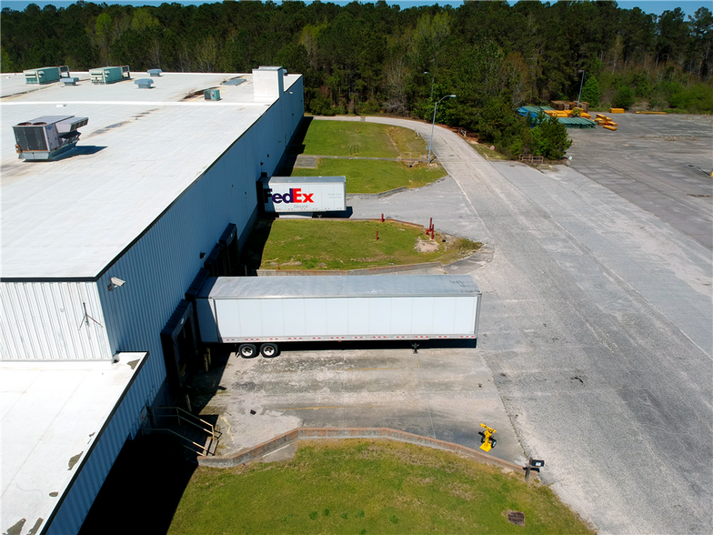 More Photos Of 9104 Alex Harvin Hwy, Summerton Manufacturing For Sale