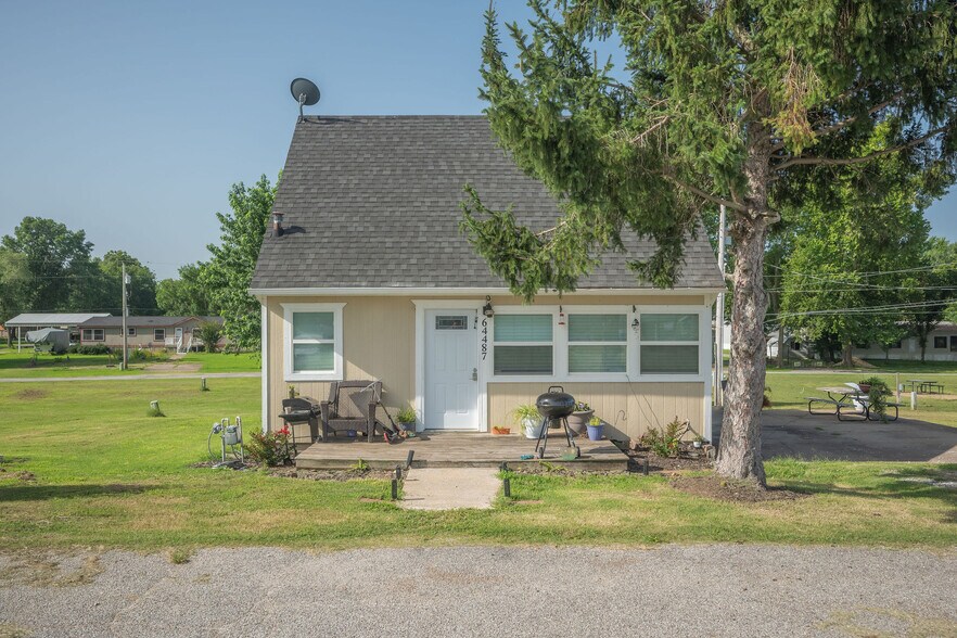 More Photos Of 64487 E 254 Loop, Grove Specialty For Sale
