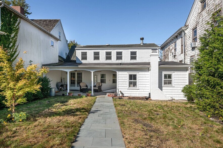 More Photos Of , Sag Harbor General Retail For Sale