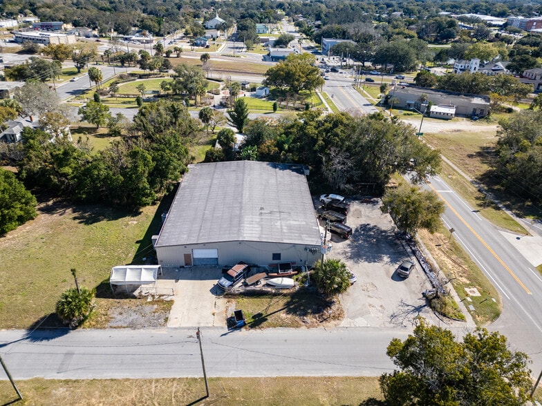 More Photos Of 220 Davenport Blvd, Davenport General Retail For Sale