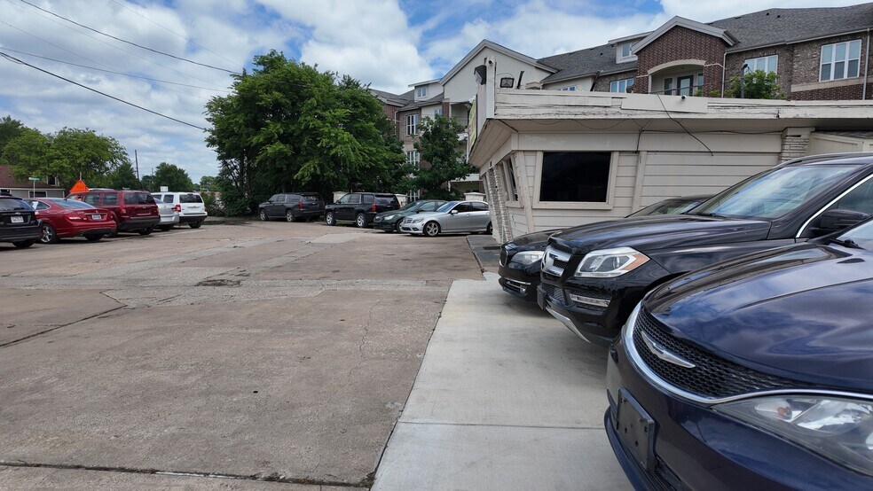 More Photos Of 1503 S McDonald St, McKinney Convenience Store For Sale