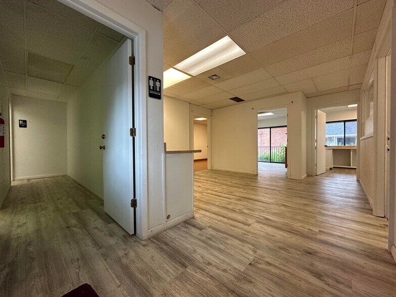 More Photos Of 8751 E Hampden Ave, Denver Office For Sale