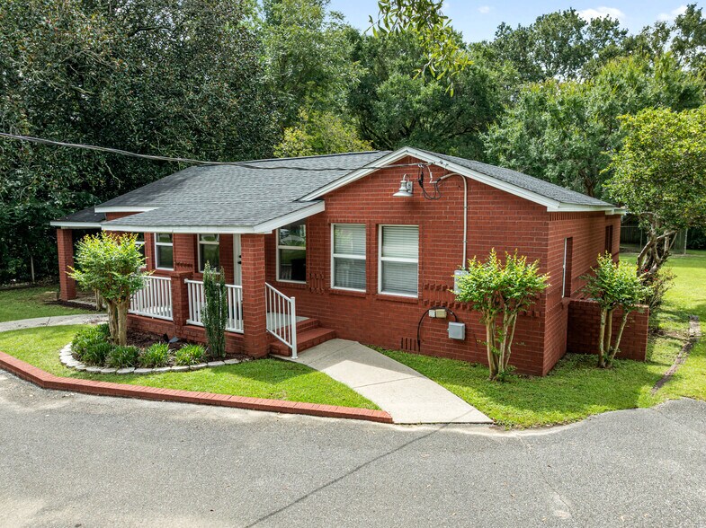 More Photos Of 7103 Mobile Hwy, Pensacola Freestanding For Sale