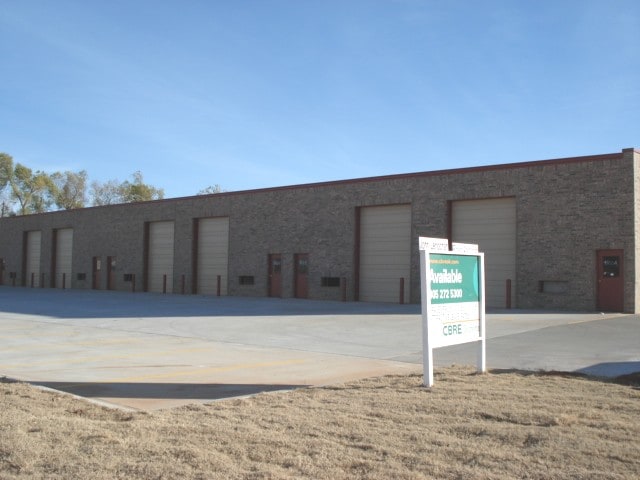 More Photos Of 4700 Dougherty St, Oklahoma City Warehouse For Lease