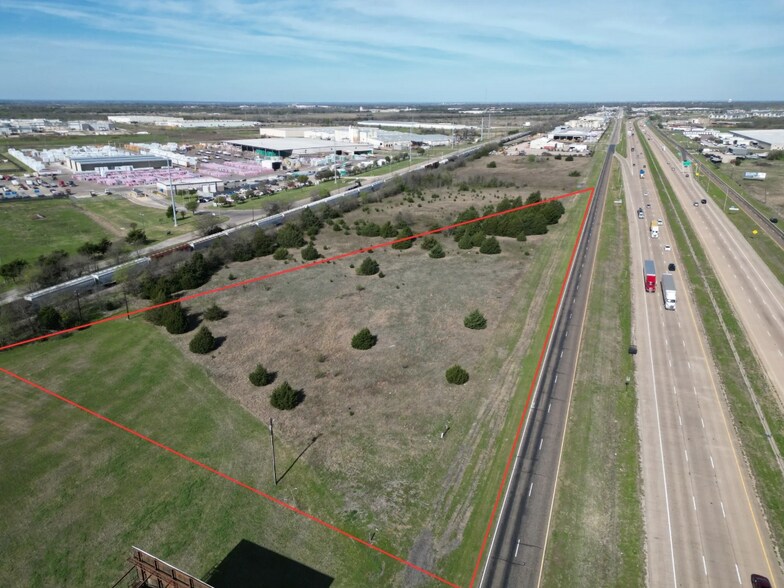 More Photos Of 3413 N Interstate 45, Ennis Land For Sale
