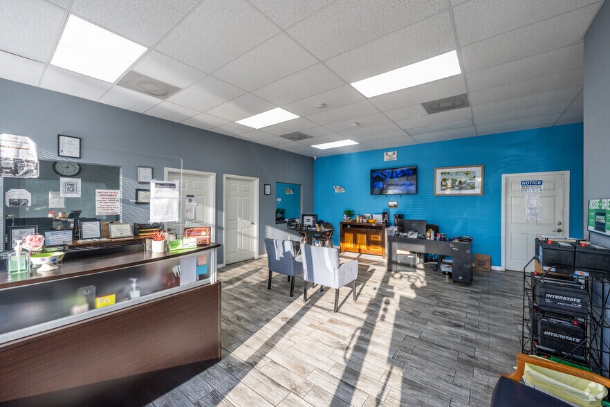 More Photos Of 2618 Sanford Ave, Sanford Freestanding For Lease