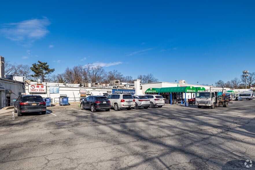 More Photos Of 249-02-249-46 Horace Harding Expy, Little Neck Supermarket For Lease