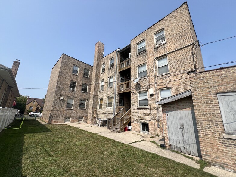 More Photos Of 5647 W Wellington Ave, Chicago Apartments For Sale