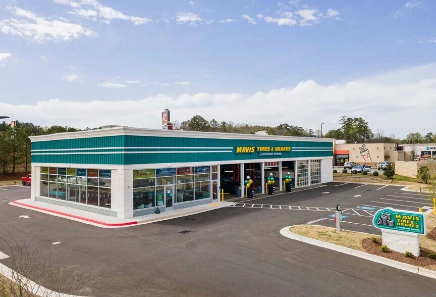 Primary Photo Of 721 Noah Dr, Jasper Auto Repair For Sale