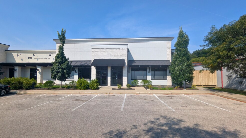 More Photos Of 1285 S College Mall Rd, Bloomington Storefront For Lease