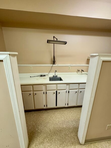 More Photos Of 206 Main St, Gleason Office For Sale