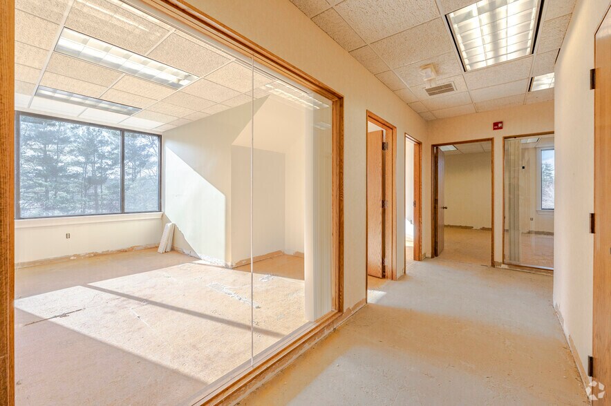 More Photos Of 22 Waterville Rd, Avon Medical For Sale