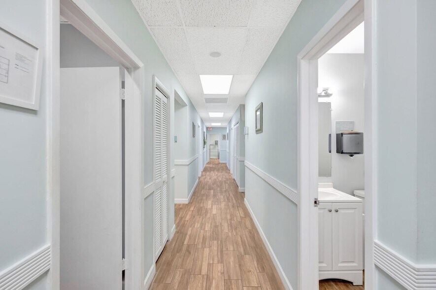 More Photos Of 3157 N University Dr, Davie Medical For Lease