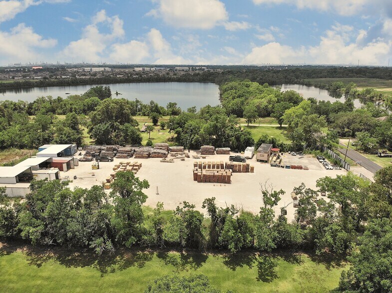 More Photos Of 903 Steele Rd, Highlands Warehouse For Sale