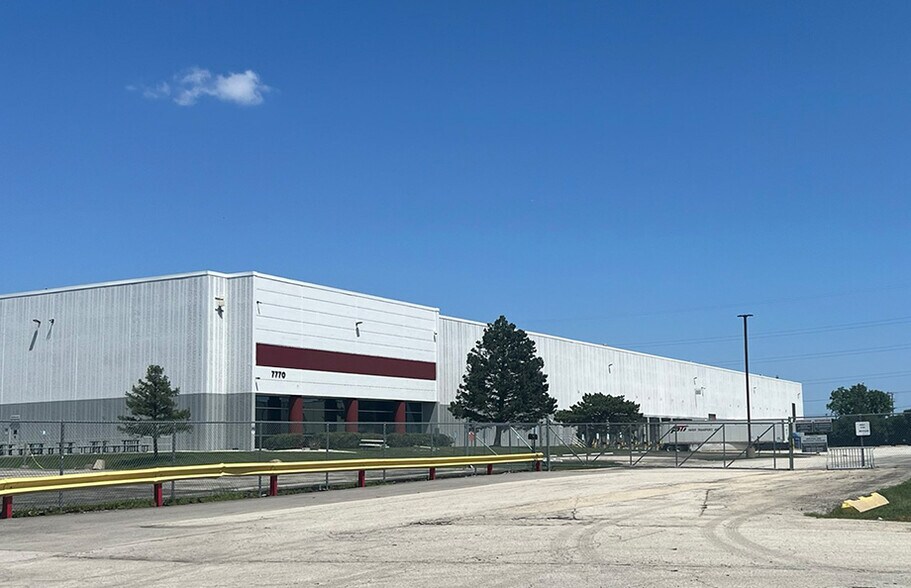 Primary Photo Of 7770 W 71st St, Bridgeview Distribution For Lease