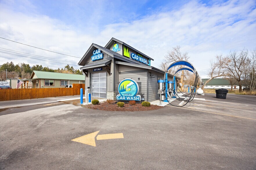 More Photos Of 119 Stoner Creek Rd, Lakeside Specialty For Sale