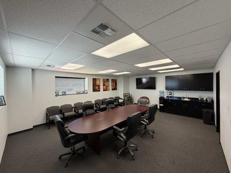 More Photos Of 701 Bailey Ave, Tehachapi Warehouse For Lease