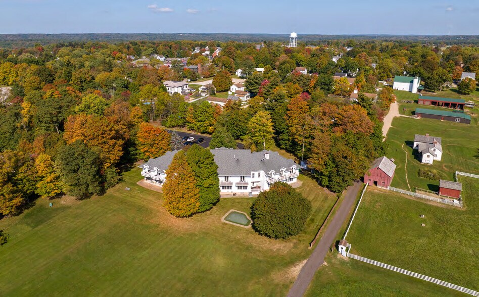 More Photos Of 14707 S Cheshire St, Burton Hotel For Sale
