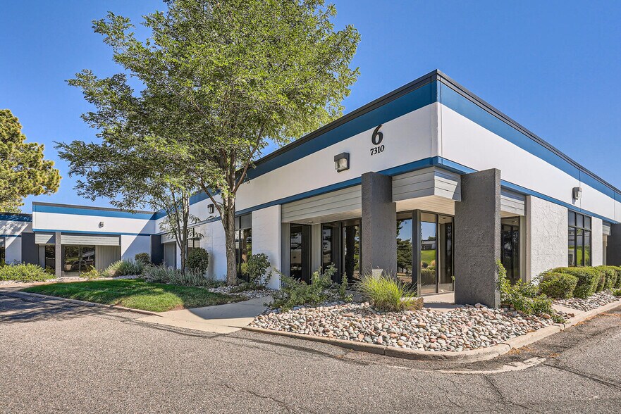 More Photos Of 7330 S Alton Way, Englewood Unknown For Lease