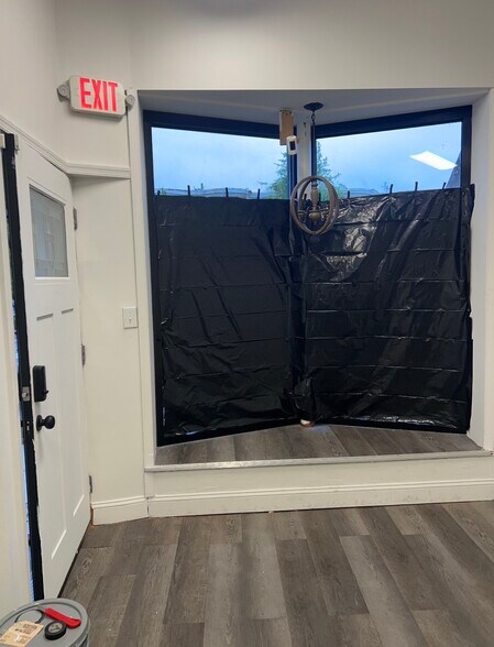More Photos Of 1839 W North Ave, Baltimore Storefront Retail Office For Lease