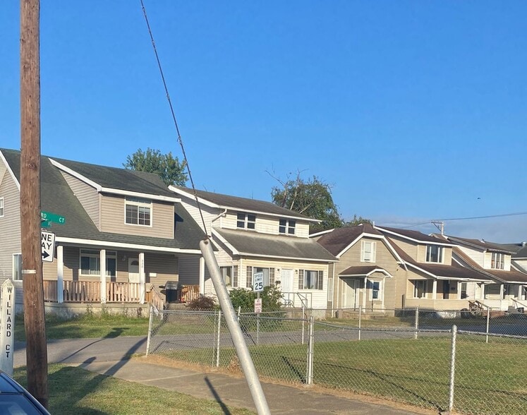 More Photos Of 2457 4th Ave, Huntington Specialty For Sale