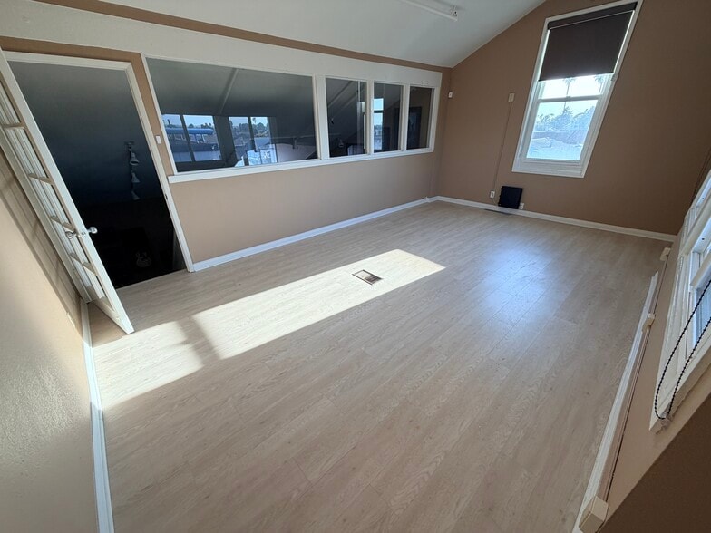 More Photos Of 4911 Warner Ave, Huntington Beach General Retail For Lease
