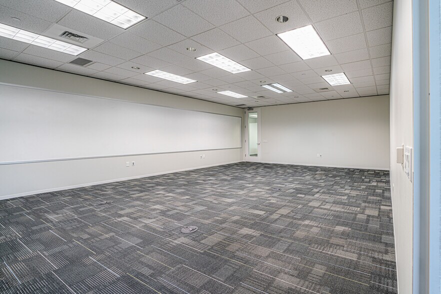 More Photos Of 11125 W Equity Dr N, Houston Office For Lease