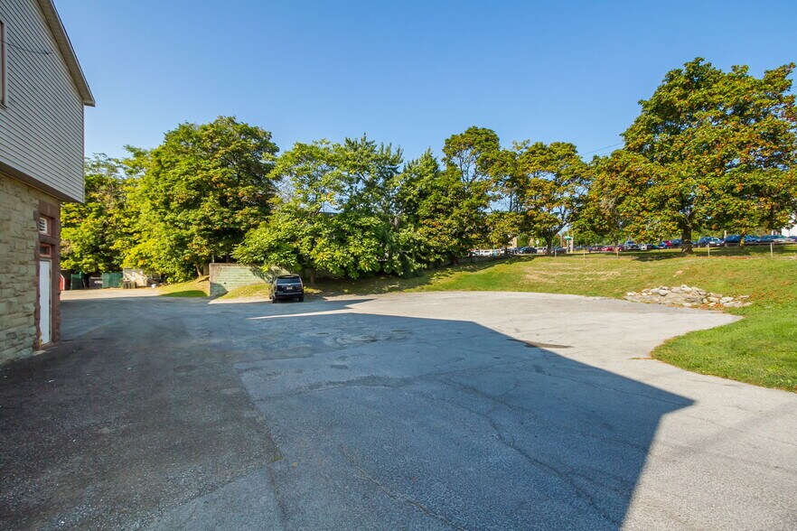 More Photos Of 20 Pleasant St, Canandaigua Office For Sale