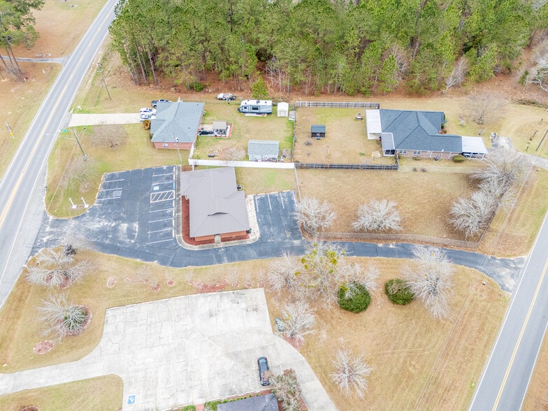 More Photos Of 706 W Barnard St, Glennville Medical For Sale